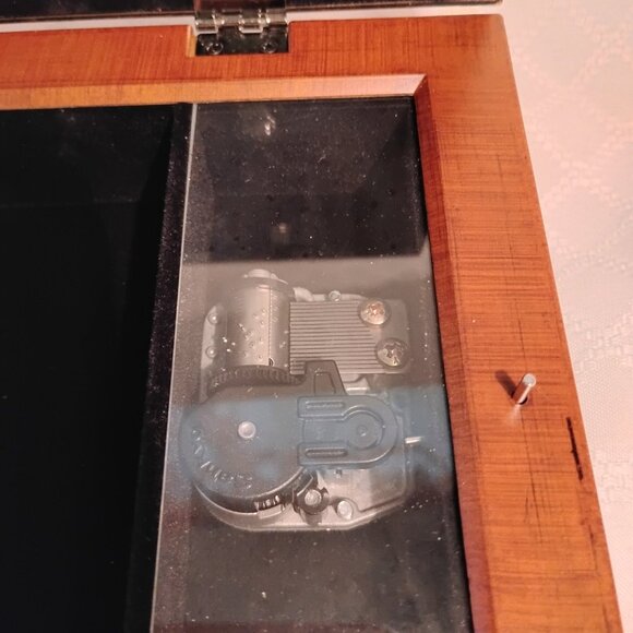 Special World Garden Gazebo Photo/Music Jewelry Box - Picture 5 of 10